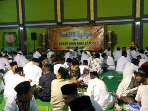 Ribuan Warga Banyuwangi Makan Nasi Ancak Bareng Peringati Isra Miraj Ribuan Warga Banyuwangi Makan Nasi Ancak Bareng Peringati Isra Miraj