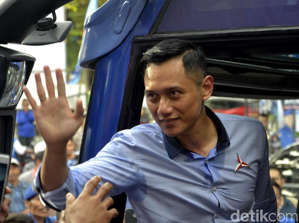 Sapa Warga Pekalongan, AHY Pamer Program Era SBY Mulai BLT hingga PKH Sapa Warga Pekalongan, AHY Pamer Program Era SBY Mulai BLT hingga PKH