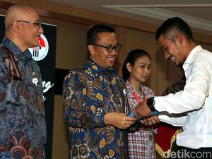 Kantongi SK CPNS, Atlet: Terimakasih Jokowi! Kantongi SK CPNS, Atlet: Terimakasih Jokowi!