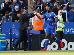Wes Morgan bikin satu dari dua gol tanpa balas kemenangan Leicester City atas Bournemouth. (Andrew Couldridge/Reuters)