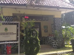 Memprihatinkan, SLB Tertua di Indonesia Rusak Tak Kunjung Diperbaiki