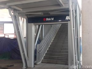 Blok M Plaza Ramai Pengunjung karena Tarif MRT Masih Diskon? Blok M Plaza Ramai Pengunjung karena Tarif MRT Masih Diskon?