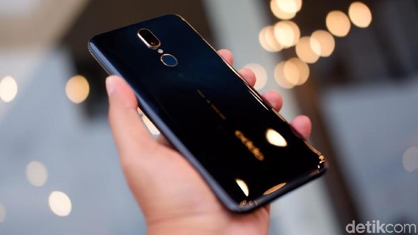 Unboxing F11, Jagoan Portrait Oppo di Kelas Rp 3 Jutaan