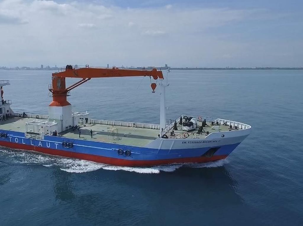 KM Kendhaga Nusantara 11 Siap Beroperasi di Tol Laut Indonesia Timur KM Kendhaga Nusantara 11 Siap Beroperasi di Tol Laut Indonesia Timur