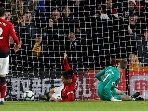 Smalling Cetak Gol Bunuh Diri, MU Tersungkur di Kandang Wolverhampton