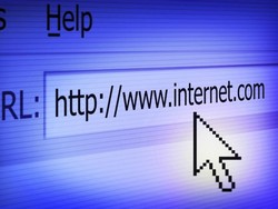 Telkomsel, XL, dan Smartfren Pastikan Jaringannya Aman Saat PSBB