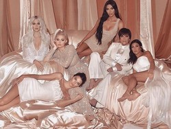 Keluarga Kardashian Diolok-olok karena 3 Kegagalan Photoshop di Foto Ini