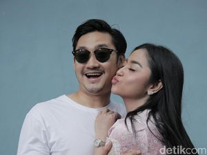 Gosip soal Meldi Lewat, Dewi Perssik dan Suami Makin Mesra Aja Nih Gosip soal Meldi Lewat, Dewi Perssik dan Suami Makin Mesra Aja Nih