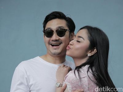 Gosip soal Meldi Lewat, Dewi Perssik dan Suami Makin Mesra Aja Nih