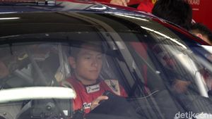 Rio Haryanto Balapan dengan Ferrari