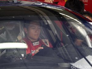 Rio Haryanto Balapan dengan Ferrari