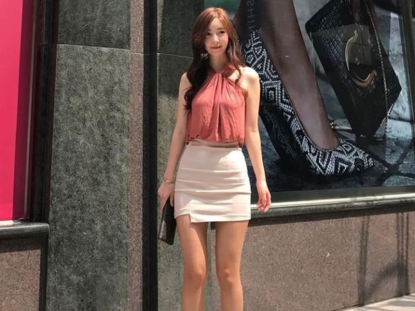 Foto: Kecantikan Penulis Webtoon yang Sangat Mirip Karakter Komiknya Sendiri