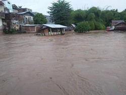 Sungai Meluap, Puluhan Rumah di Dompu NTB Diterjang Banjir
