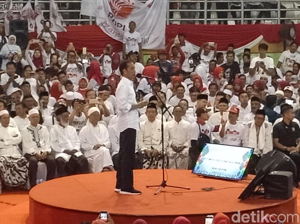 Jokowi soal Hoax akan Legalkan LGBT: Logikanya Pripun? Kejam Banget! Jokowi soal Hoax akan Legalkan LGBT: Logikanya Pripun? Kejam Banget!