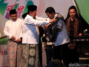 ASN di Kota Pekalongan Kini Wajib Sarungan Tiap Jumat