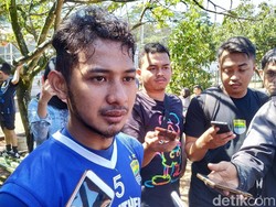 Gian Zola Pertimbangkan Tinggalkan Persib Bandung