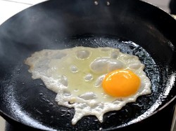 Setelah Sunat Anak Tidak Boleh Makan yang Amis-amis, Benarkah?