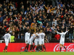 Memainkan pertandingan di Stadion Mestalla, Kamis (4/4/2019) dinihari WIB, Madrid tertinggal di paruh pertama. REUTERS/Heino Kalis.