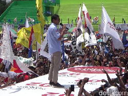 Tiga Janji Sandiaga Saat Kampanye Terbuka di Lumajang