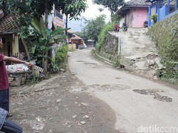 Keluarga Kaget SHS Ditangkap di Bandung Terkait Kasus Terorisme