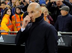 Kekalahan ini menyudahi masa bulan madu Zidane dengan El Real. REUTERS/Heino Kalis.