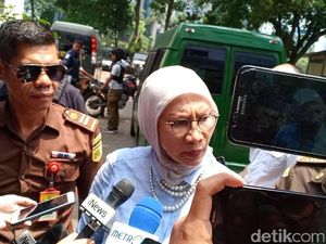 Minta Maaf sambil Cium Tangan Amien Rais, Ratna: Saya Susahin Dia