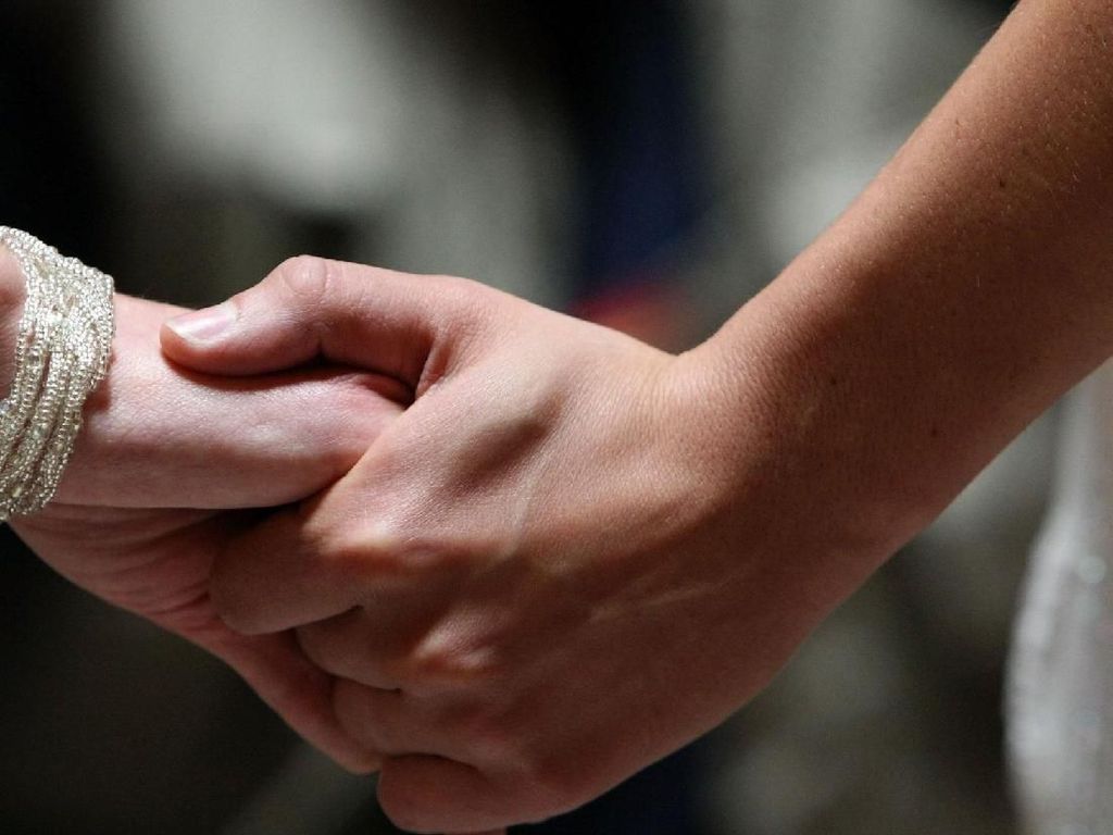 Dinsos Semarang Bantu LGBT dan Waria Urus Dokumen Kependudukan Dinsos Semarang Bantu LGBT dan Waria Urus Dokumen Kependudukan