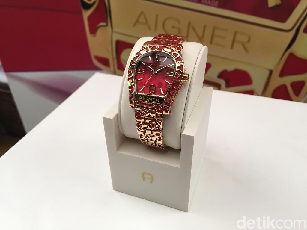 Keindahan Kota Italia di Jam Tangan Tapal Kuda Aigner Terbaru Keindahan Kota Italia di Jam Tangan Tapal Kuda Aigner Terbaru