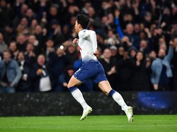 Heung-Min Son mencatat sejarah menjadi pemain pertama yang bikin gol (kompetitif) di Tottenham Hotspur Stadium. (REUTERS/Dylan Martinez)