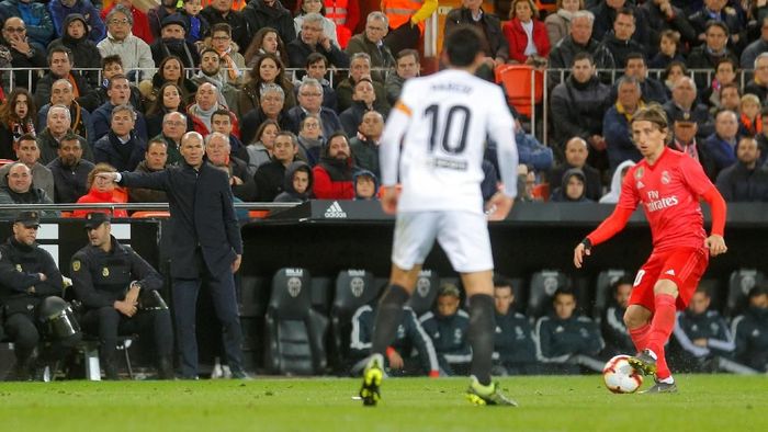 Zinedine Zidane menyebut kekalahan Real Madrid dari Valencia merupakan hasil yang adil (Foto: Heino Kalis/Reuters) Zinedine Zidane menyebut kekalahan Real Madrid dari Valencia merupakan hasil yang adil (Foto: Heino Kalis/Reuters)