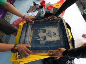 Sablon Gratis Keliling Kampung Relawan Prabowo-Sandi