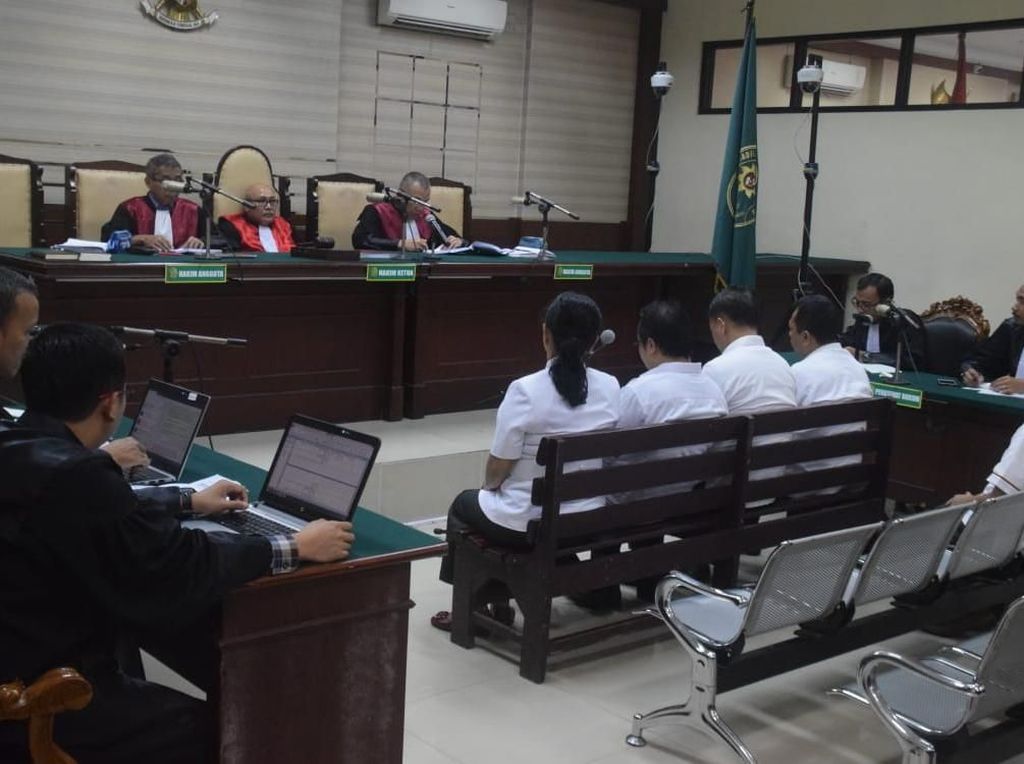Kasus Suap, 10 Mantan Anggota DPRD Malang Divonis Berbeda Kasus Suap, 10 Mantan Anggota DPRD Malang Divonis Berbeda