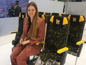 Foto: Beginilah Kursi Berdiri untuk Penumpang Pesawat