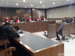 Video: Anak Buah Penyuap Hakim Merry Divonis 4 Tahun Bui