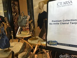 Prelove Anita Tanjung Ramaikan Bazar Amal CT Corp di Bandung