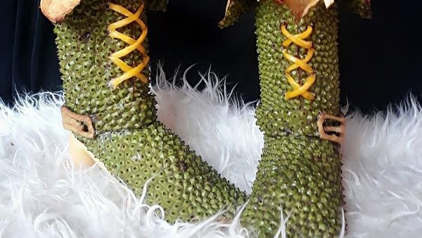 Cantik! Sepatu-sepatu dari Buah Ini Hasil Karya Seniman Asal Sumedang