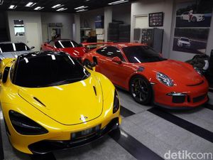 Intip Deretan Mobil dan Motor Mewah Milik Crazy Rich Priok