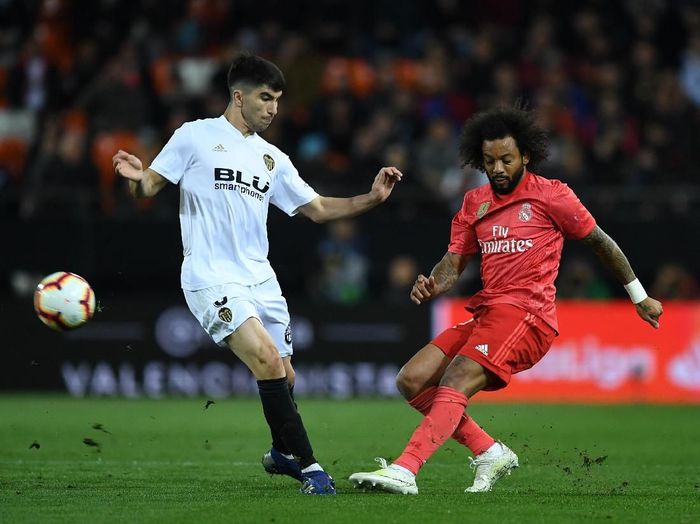 Marcelo dikritik tajam usai Real Madrid tumbang di markas Valencia 1-2. (Foto: David Ramos / Getty Images) Marcelo dikritik tajam usai Real Madrid tumbang di markas Valencia 1-2. (Foto: David Ramos / Getty Images)