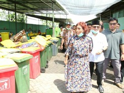 Menteri Susi Apresiasi Pengolahan Sampah di Desa Nelayan Banyuwangi