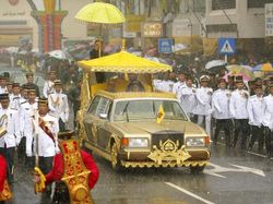 Koleksi Mobil Sultan Brunei Lebih Mahal dari Klub Manchester United