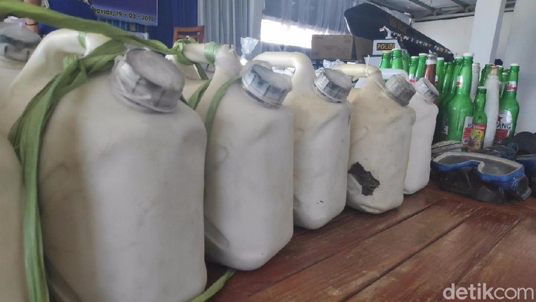 Dua Kapal Ikan Vietnam Ditangkap Koarmada Di Maritim Natuna