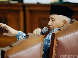 Amien Rais: Mungkin Ada Kekuatan Spiritual Membuat Pikiran Ratna Tak Logis