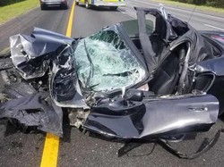 Mukjizat, Mobil Tabrakan Sampai Remuk Pengendara Selamat Tanpa Cacat