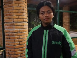 Kisah Hasan, Driver GrabBike Arek Surabaya yang Sigap 24 Jam