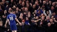 Chelsea memetik kemenangan mudah dengan skor 3-0. REUTERS/David Klein.