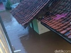 Banjir Kembali Terjang Kabupaten Bandung Saat Warga Tertidur