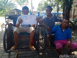 Pengemudi Becak Protes Transportasi Online Masuk Pangandaran