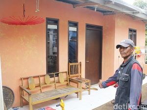 Sergap Terduga Teroris di Bandung, 4 Polisi Terluka Kena Sajam Sergap Terduga Teroris di Bandung, 4 Polisi Terluka Kena Sajam