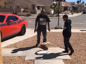 Nilainya Jelek, Bocah Ini Dipaksa Ayah Hancurkan PlayStation 4