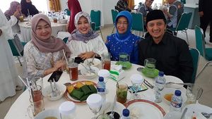 Adik Bungsu Jokowi Ternyata Sering Kulineran Santai Bareng Ibunda